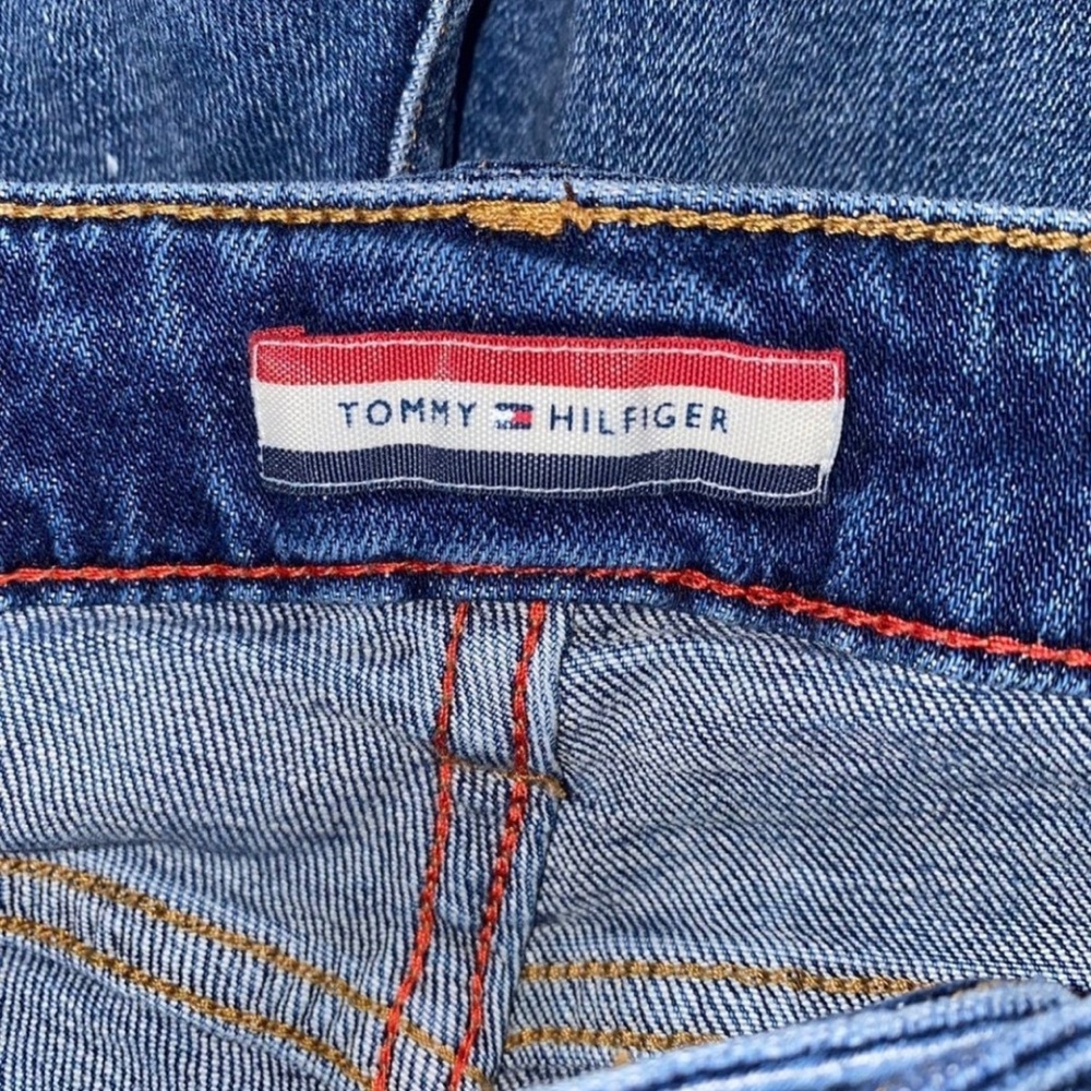 Women’s Tommy Hilfiger Denjm Cut Off Shorts, size 10 - Picture 4 of 6